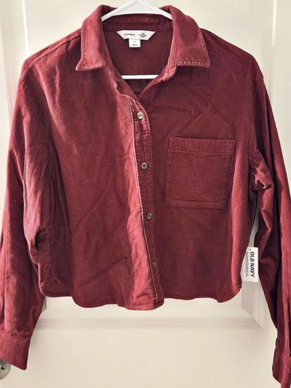 Old Navy Cropped Button-Down Corduroy Shirt maroon Small